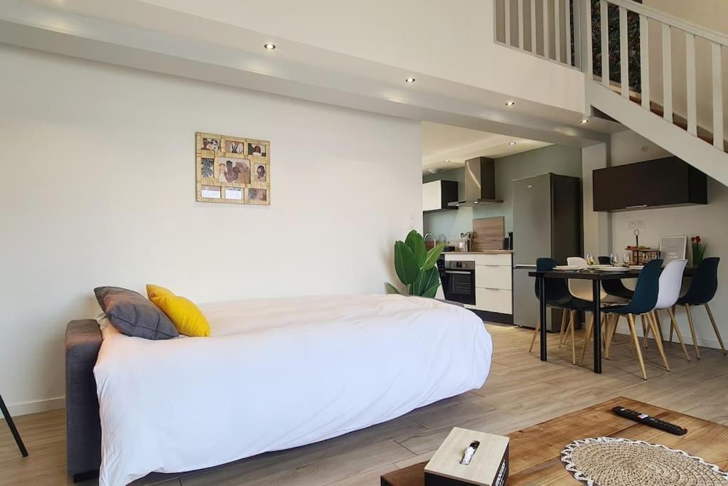 Le Lion D'Or Apartment Bessines ภายนอก รูปภาพ