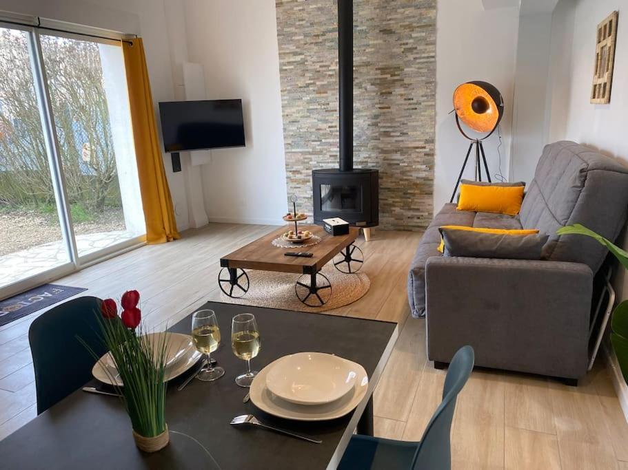 Le Lion D'Or Apartment Bessines ภายนอก รูปภาพ